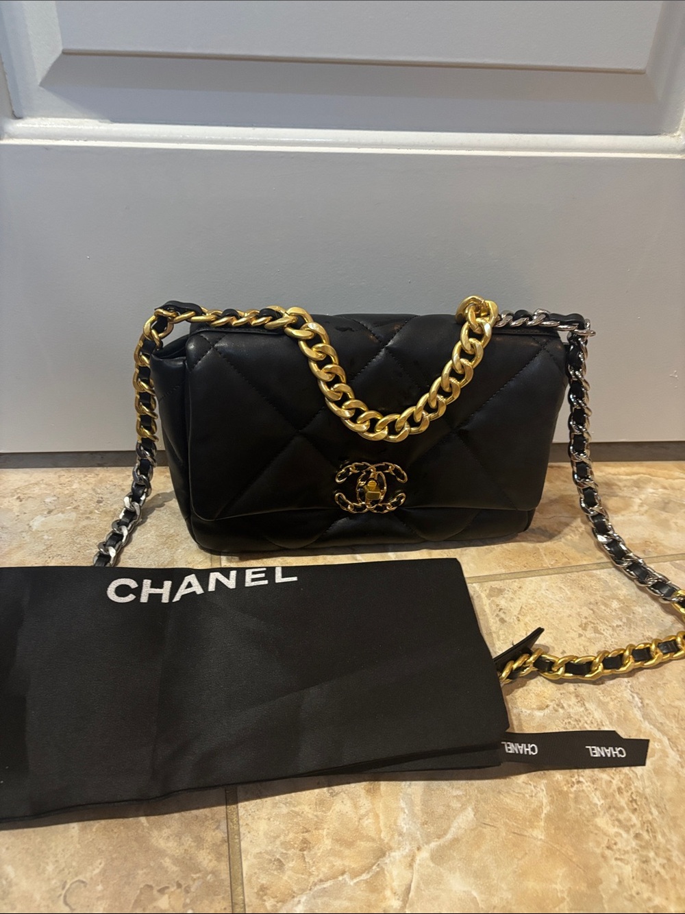 Black Quilted Chain Shoulder Bag UNBRANDED - Picture 4 of 6